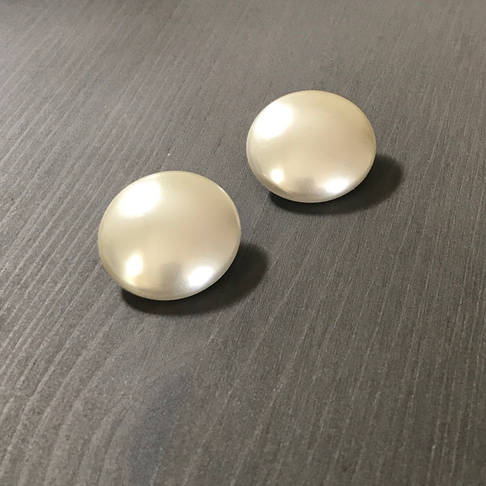 Vintage Large White Pearly Clip On Earrings